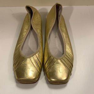SONORA Women’s Gold Tone Ballet Flats made in Italy Size 37- US 6